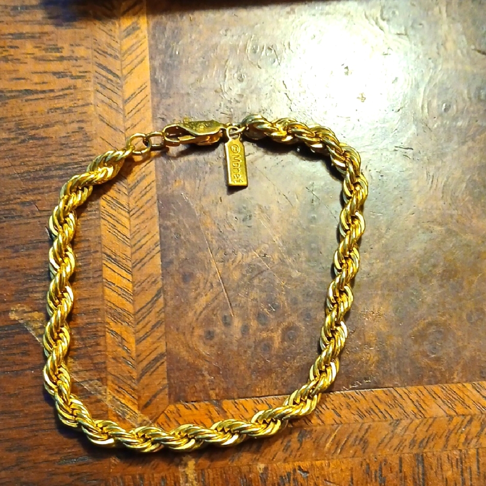 Elegant Gold Tone Rope Chain Bracelet